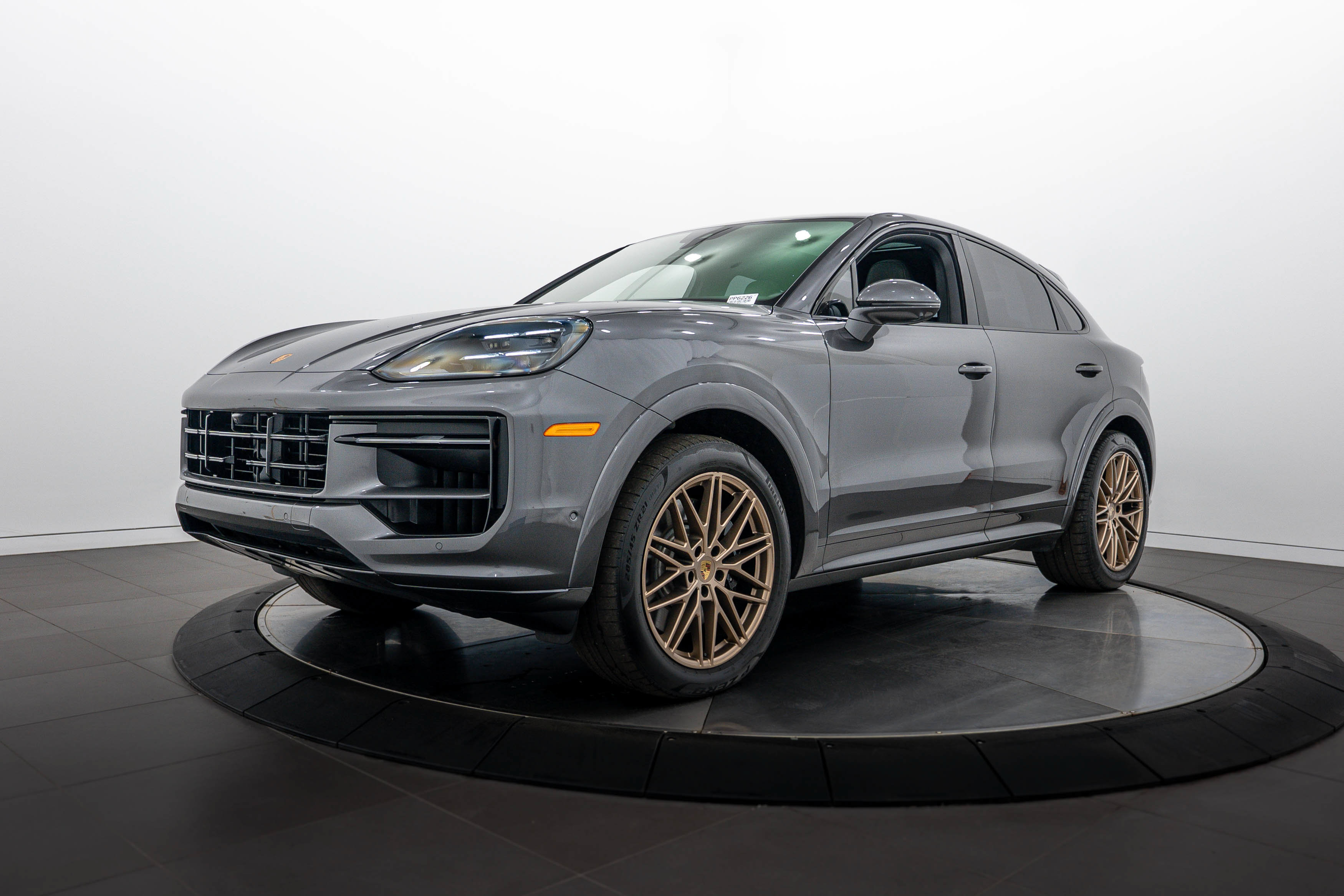Certified 2024 Porsche Cayenne S AWD/4WD image 1