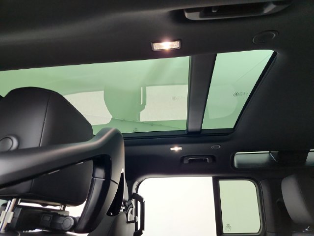 Certified 2026 Land Rover Defender 110 S AWD/4WD image 22