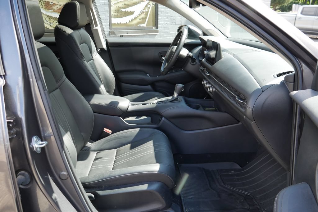 Used 2025 Honda HR-V EX-L image 8