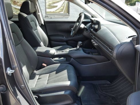 Used 2025 Honda HR-V EX-L image 8