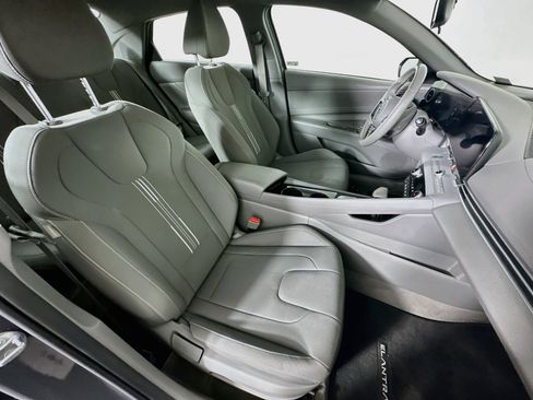 Used 2023 Hyundai Elantra SEL w/ Convenience Package FWD image 31
