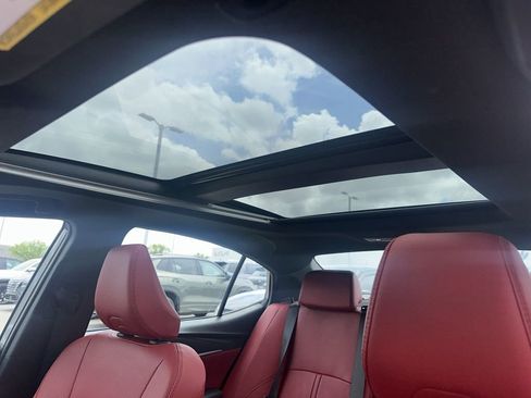 Used 2025 Toyota Camry XSE image 3