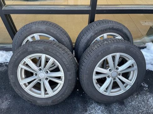 Used 2018 Toyota Camry LE image 10