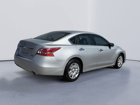 Used 2013 Nissan Altima 2.5 S image 3