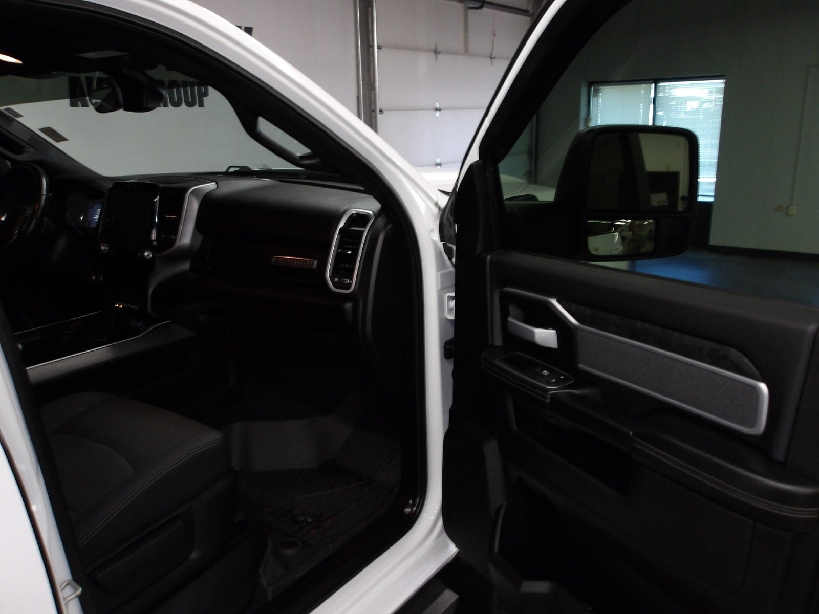 Used 2023 RAM 2500 Big Horn w/ Level B Equipment Group AWD/4WD image 15