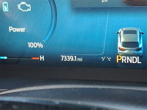 Certified 2025 Ford Escape Platinum w/ Premium Technology Package image 21