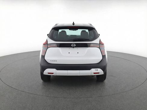 Used 2025 Nissan Kicks SV image 7