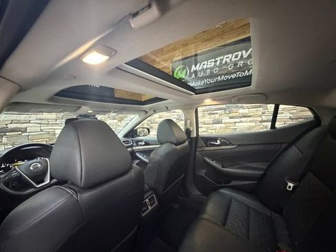 Used 2016 Nissan Maxima Platinum FWD image 31
