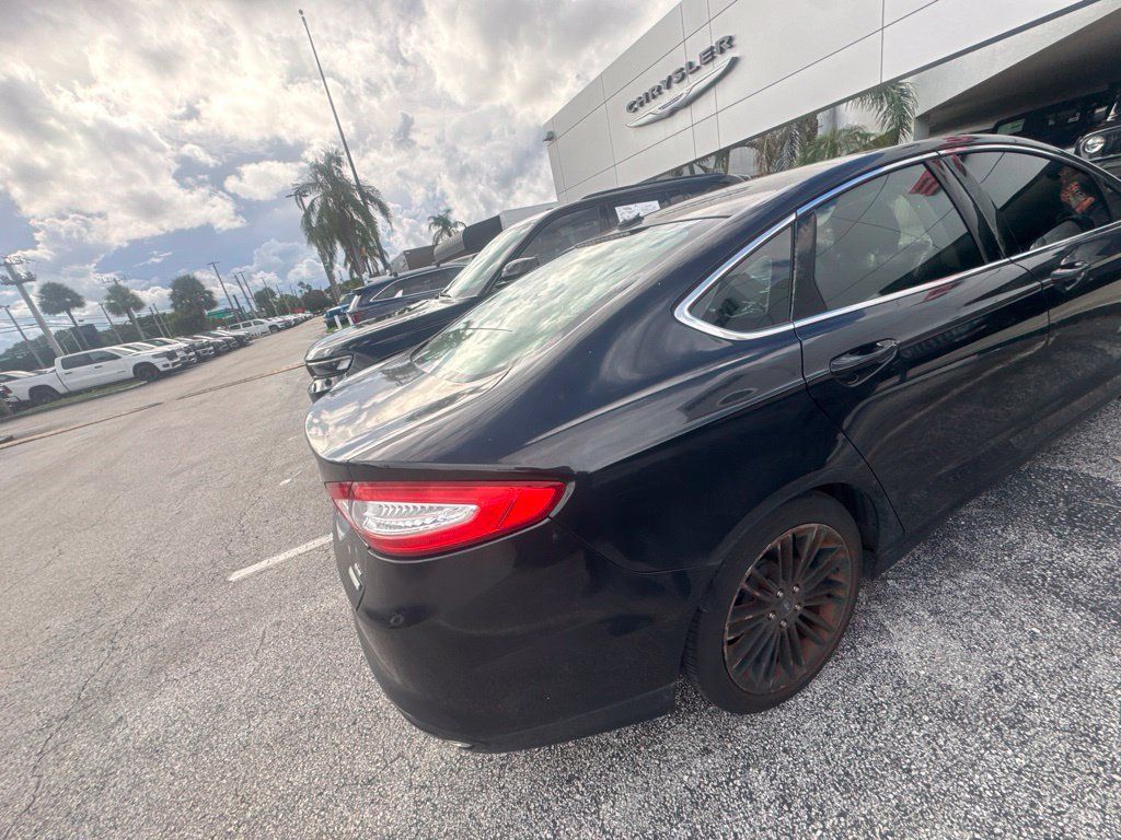 Used 2013 Ford Fusion SE FWD image 25