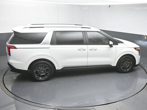 Used 2026 Kia Carnival EX FWD image 51