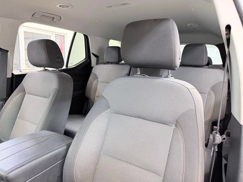 Used 2020 Chevrolet Traverse LT FWD image 16