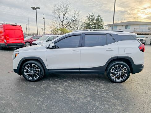 Used 2022 GMC Terrain SLT w/ Infotainment Package II image 26