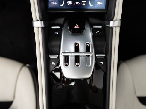 Used 2024 Ferrari Roma Spider image 80