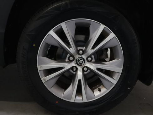 Used 2016 Toyota Highlander Plus AWD/4WD image 34