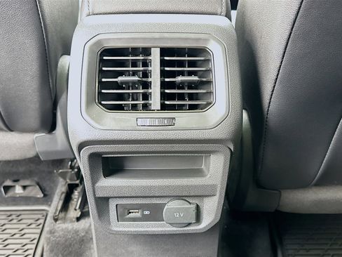 Used 2020 Volkswagen Tiguan S image 17