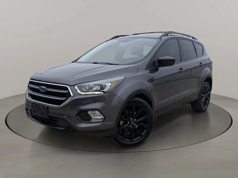 Used 2017 Ford Escape SE w/ Equipment Group 201A FWD image 1