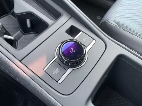 New 2026 Volkswagen Tiguan SE image 16