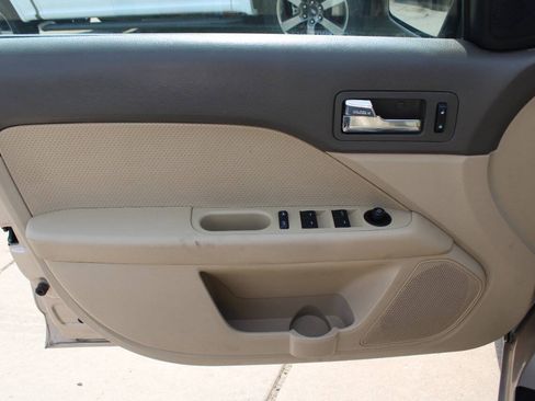 Used 2008 Ford Fusion SEL FWD image 15
