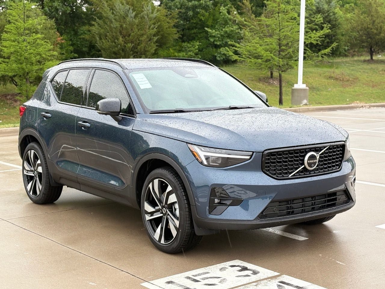 New 2026 Volvo XC40 B5 Ultra w/ Protection Package Premier AWD/4WD image 3