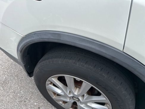 Used 2017 Nissan Rogue SV AWD/4WD image 6