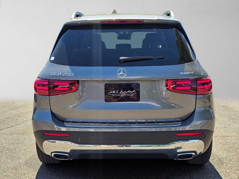 Used 2026 Mercedes-Benz GLB 250 4MATIC image 4