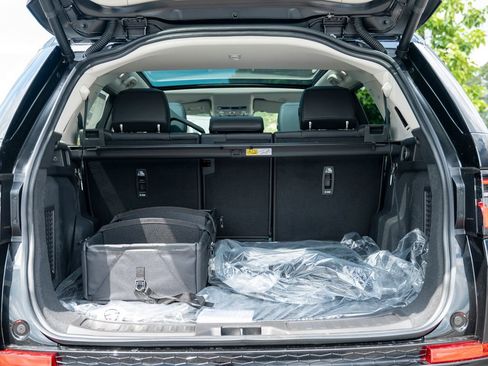 New 2025 Land Rover Discovery Sport S image 25