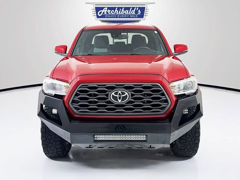 Used 2020 Toyota Tacoma TRD Off-Road image 2