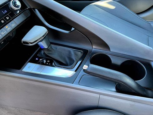 Used 2023 Hyundai Elantra SEL image 17