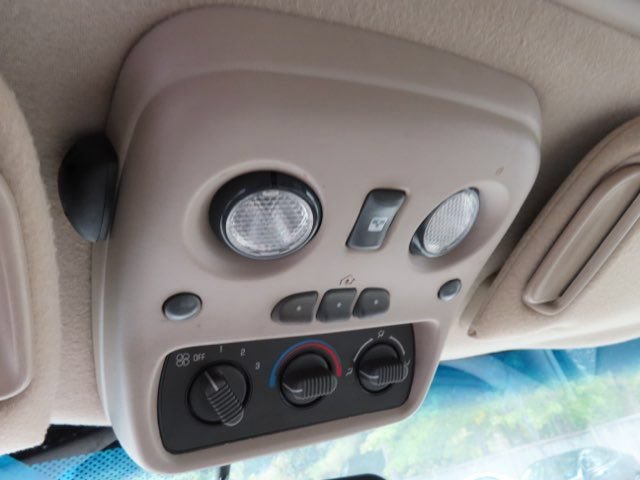 Used 2001 Chevrolet Suburban 2500 LT w/ LT Preferred Equipment Group AWD/4WD image 24