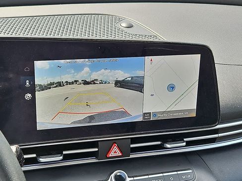 Used 2024 Hyundai Elantra SEL FWD image 18