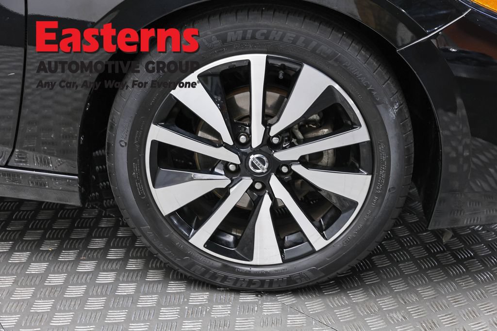 Used 2023 Nissan Sentra SV w/ SV Premium Package FWD image 32