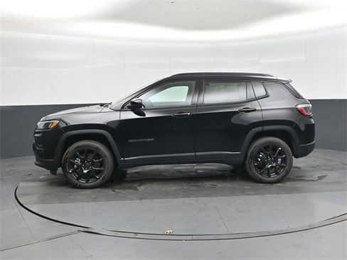 New 2026 Jeep Compass Latitude image 7