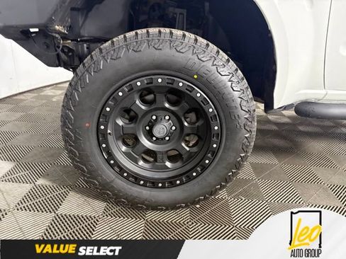 Used 2016 Nissan Frontier SV w/ SV Value Truck Package AWD/4WD image 21