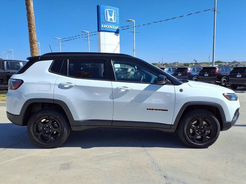 Used 2023 Jeep Compass Trailhawk image 8