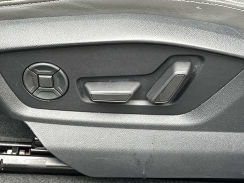 Used 2019 Audi Q8 Prestige AWD/4WD image 35