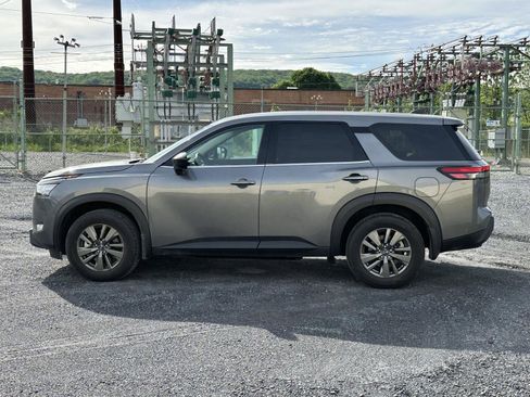 Used 2025 Nissan Pathfinder S AWD/4WD image 5
