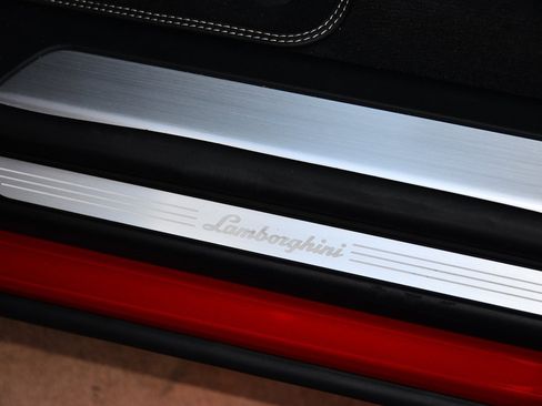 Used 2019 Lamborghini Urus image 14