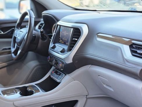 Used 2021 GMC Acadia SLE image 13
