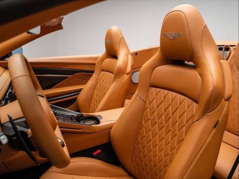 Used 2025 Aston Martin DB12 Convertible RWD image 10