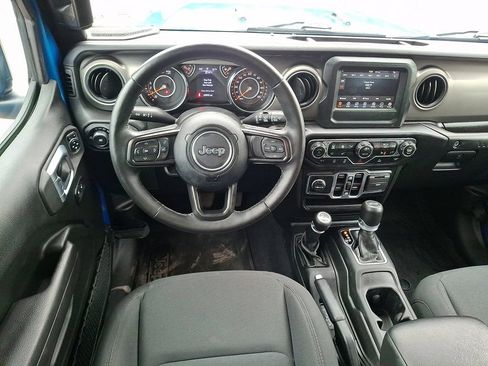Used 2022 Jeep Wrangler Unlimited Sport AWD/4WD image 2