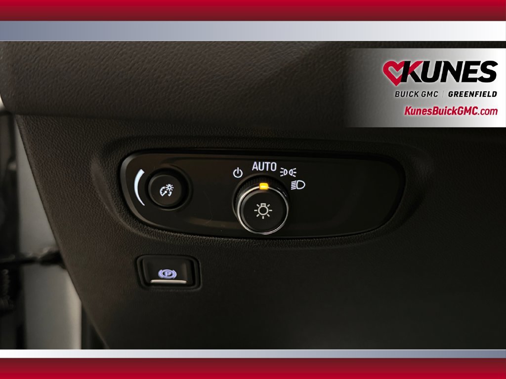 Used 2024 GMC Terrain SLE w/ Driver Convenience Package FWD image 19