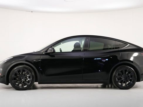 Used 2021 Tesla Model Y Long Range image 9