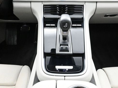 Certified 2020 Porsche Panamera GTS image 12