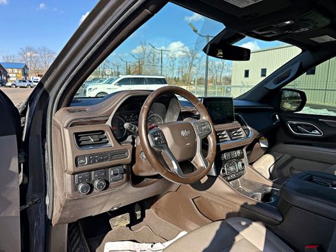 Used 2021 Chevrolet Tahoe Z71 w/ Z71 Signature Package image 13