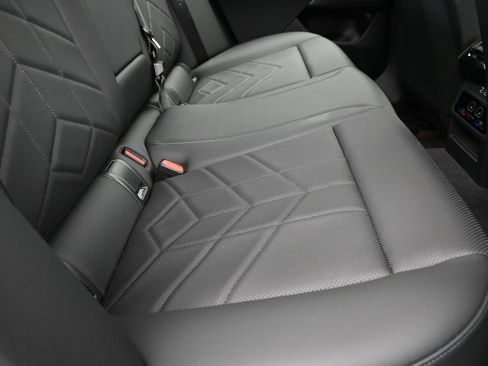 Certified 2026 BMW 530i image 22