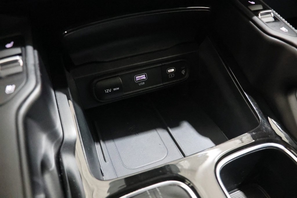 Used 2024 Kia Telluride EX w/ EX Captain's Chair Package AWD/4WD image 31