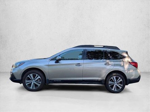 Used 2018 Subaru Outback 2.5i Limited AWD/4WD image 9