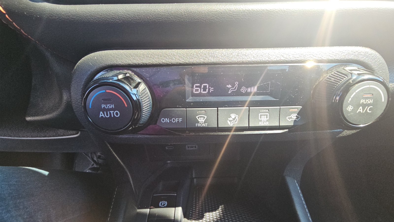 Used 2023 Nissan Kicks SR FWD image 18