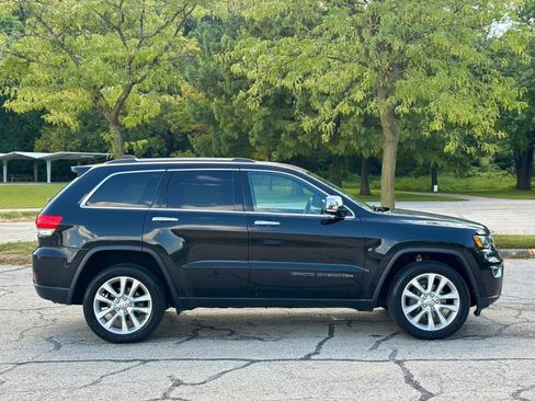 Used 2017 Jeep Grand Cherokee Limited w/ Luxury Group II AWD/4WD image 4