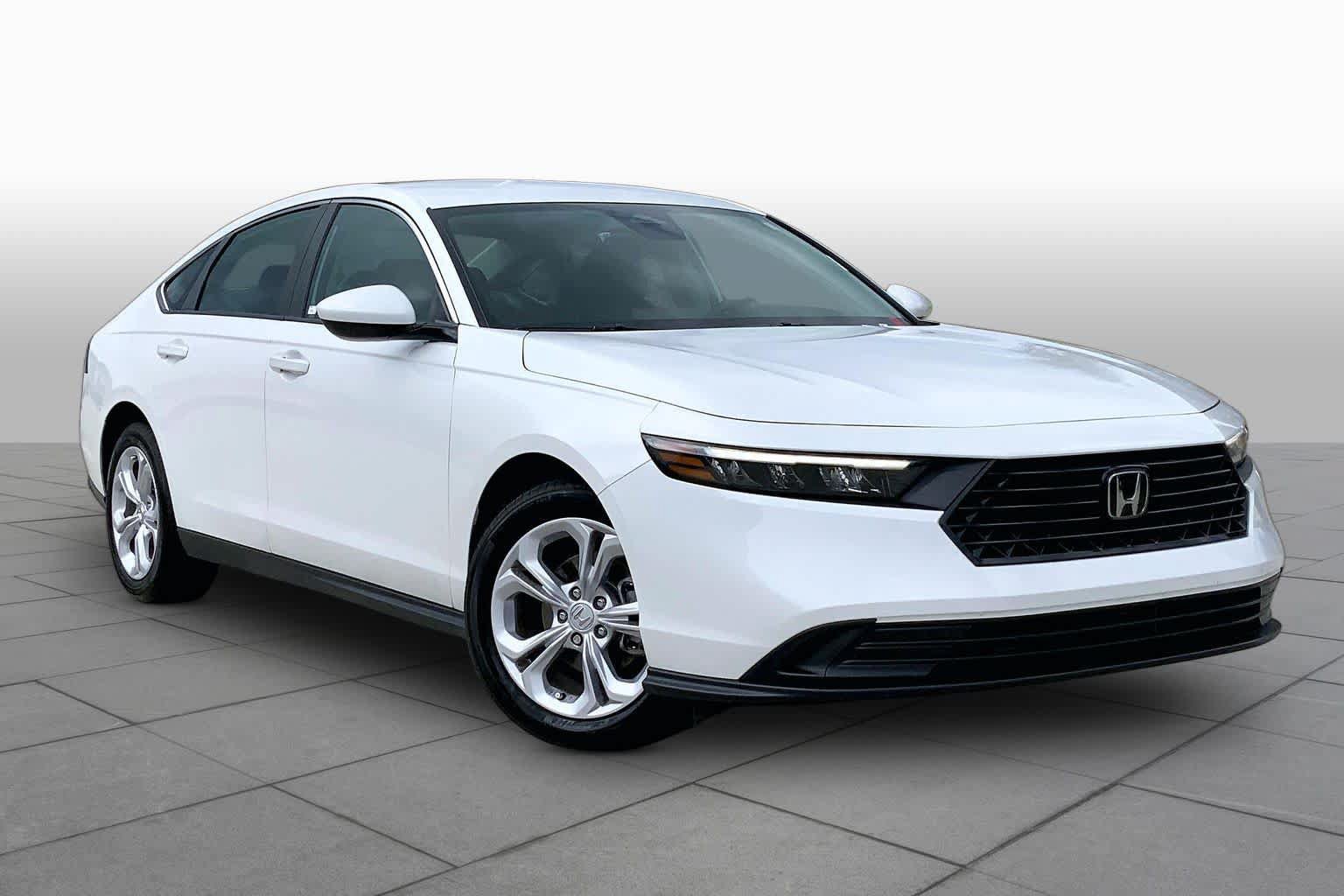 Certified 2025 Honda Accord LX image 3